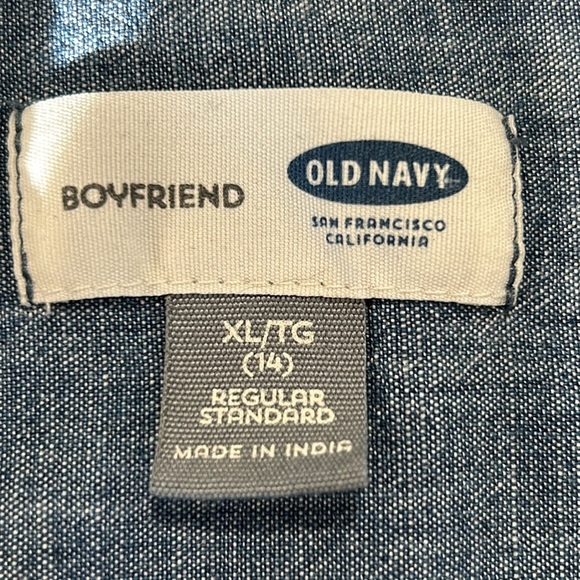 Old Navy size XL. Blue, Boyfriend fit longsleeve button up with 2 front pockets - Picture 5 of 10